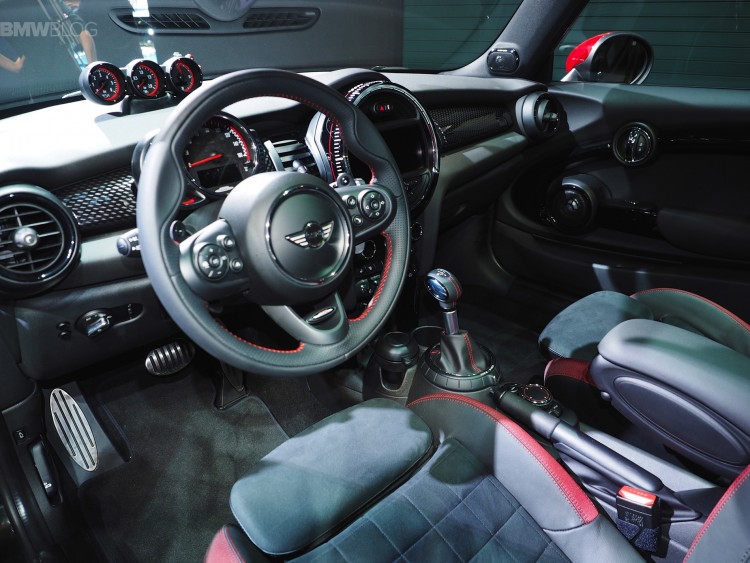 mini jcw hardtop detroit 11 750x563