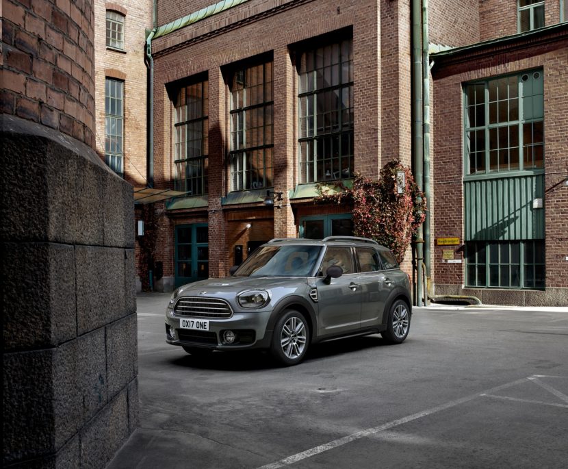 P90258965 highRes mini one countryman 830x685