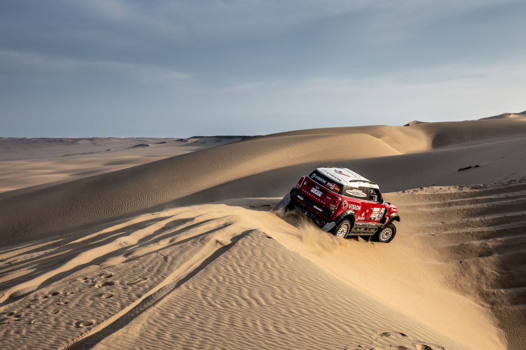 Peterhansel termina la cuarta etapa del Rally Dakar en segundo lugar con el MINI JCW Buggy