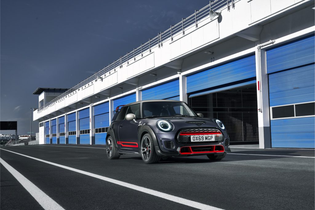 El MINI John Cooper Works GP 2020 obtiene una sorprendente calificación de MPG según la EPA