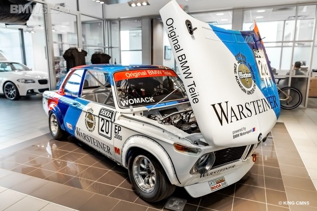 El negocio de la restauración de un coche de carreras BMW 2002