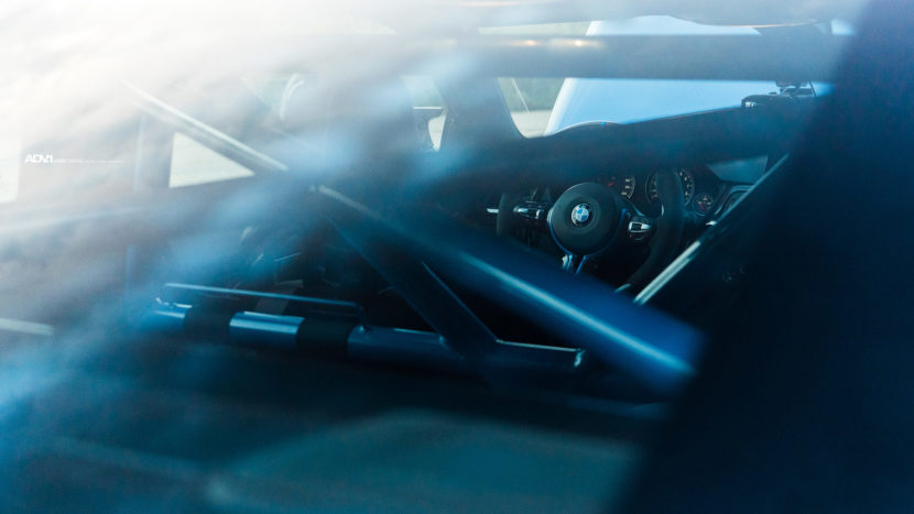 Yas Marina Blue BMW M4 - Ruedas ADV.1