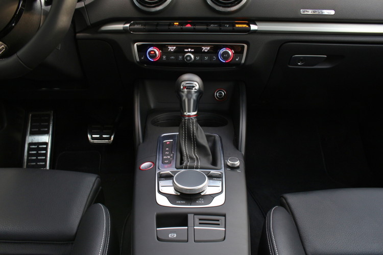 2015-audi-s3-test-drive-images-1900x1200-03