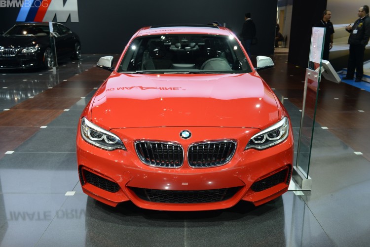 2015-bmw-m235i-chicago-auto-show-04