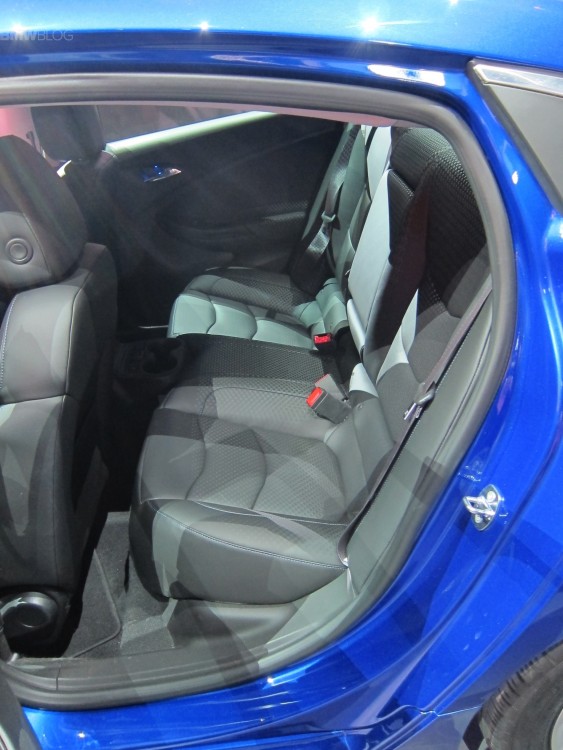 2015-chevy-volt-detroit-13