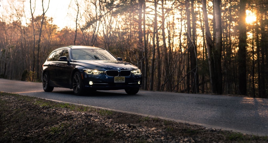 2016 bmw 328i sports wagon22 1024x549