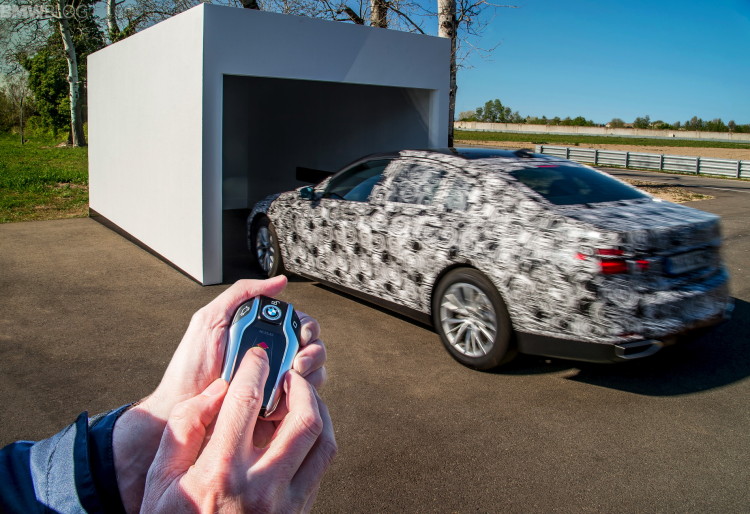 2016 bmw serie 7 self park imágenes 03 750x514