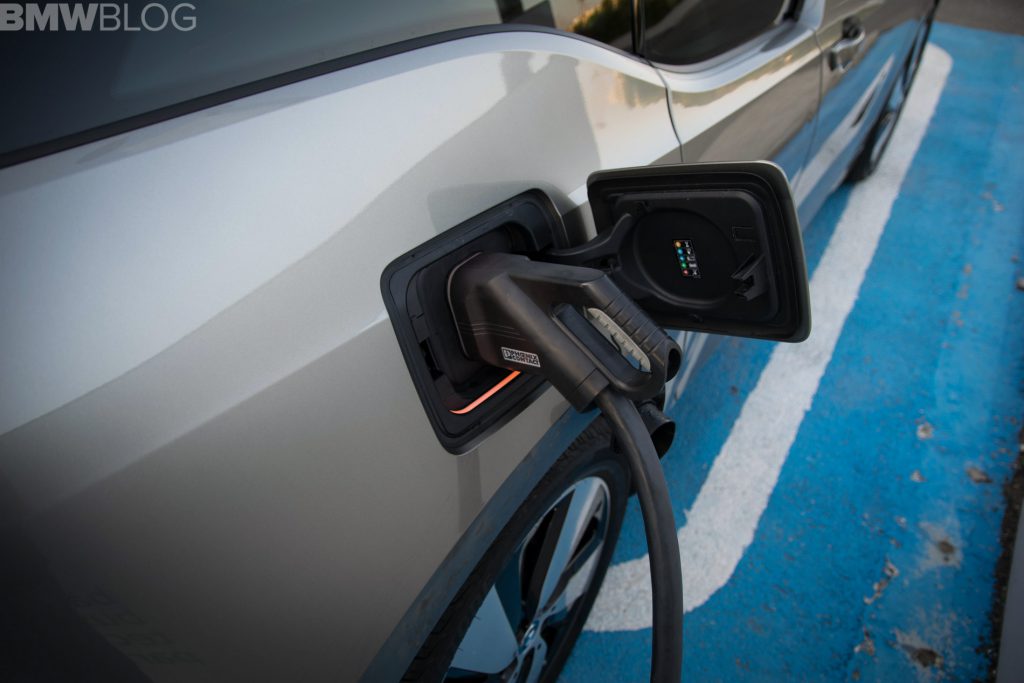 BMW y Toyota advierten sobre los costes de los futuros coches eléctricos