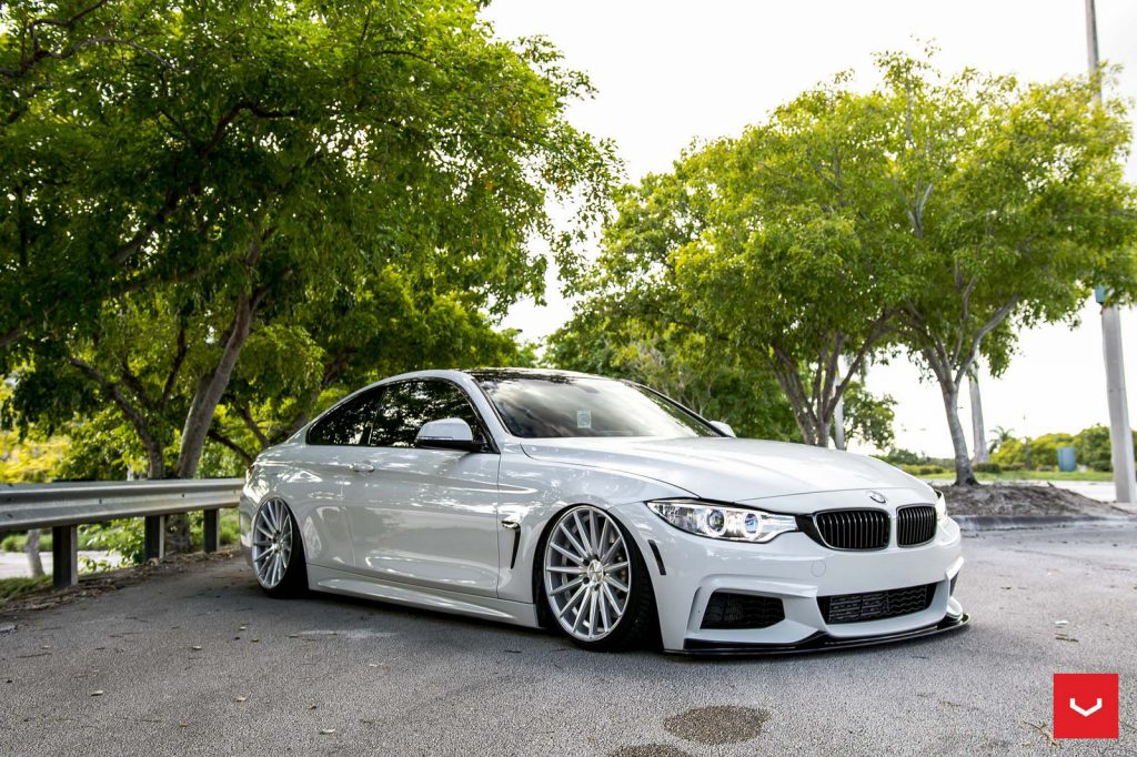 BMW 435i blanco alpino con llantas Vossen VFS2