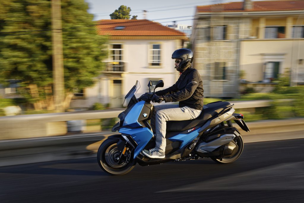 El BMW C 400 X es una nueva propuesta en el segmento de los scooters de tamaño medio