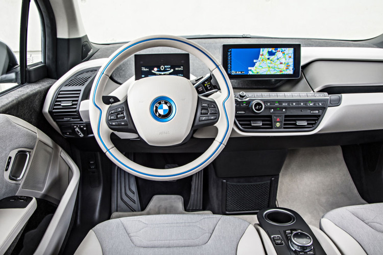 volante bmw i3 750x499
