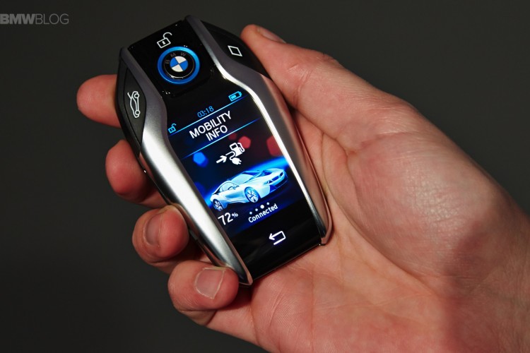bmw i8 keyfob images 01 750x500