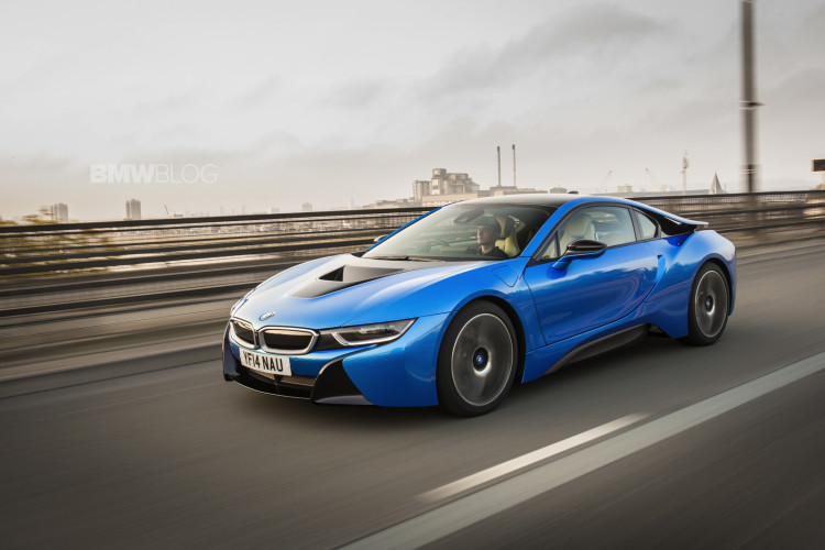 bmw i8 azul protonic 67 750x500