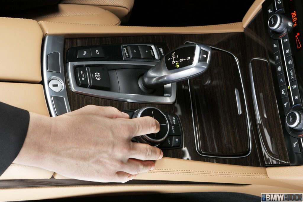 El sistema iDrive de BMW es el mejor clasificado en Alemania e Italia en cuanto a experiencia de usuario