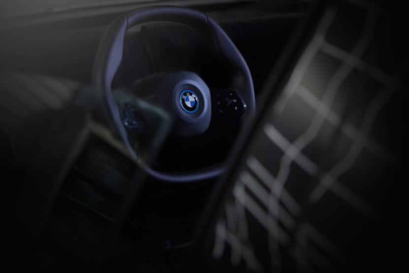 BMW iNext el steeri poligonal 830x553