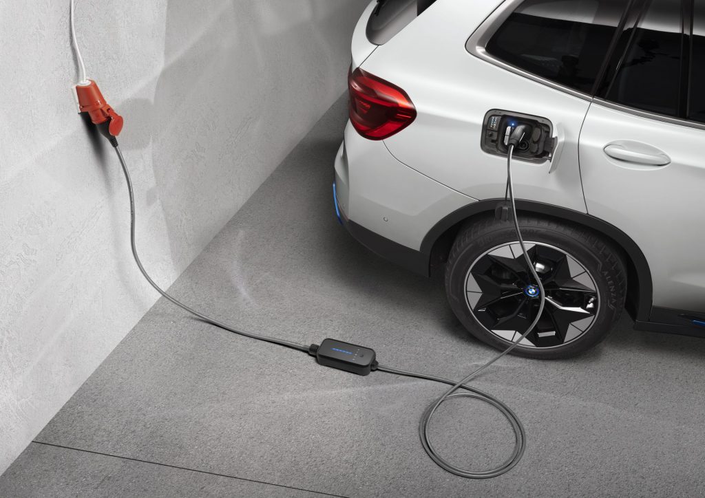 BMW presenta nuevas posibilidades de carga para las próximas baterías de 5ª generación