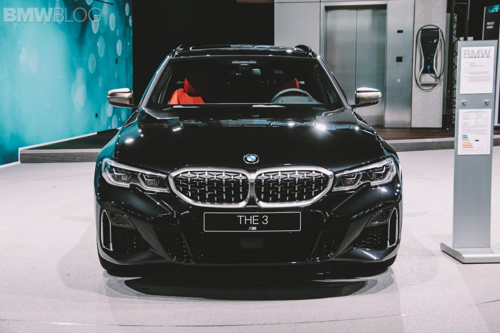 El reconocimiento de semáforos urbanos de BMW se detiene de forma autónoma en los semáforos
