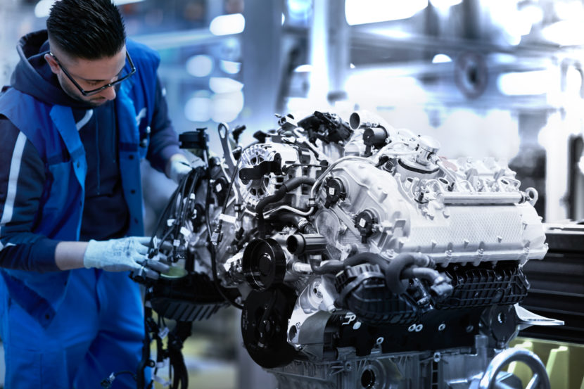 BMW M850i Motor 4.4 Twin Turbo V8 7 de 14 830x553