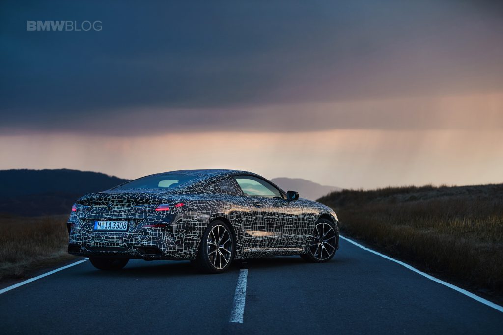 Escucha el rugido del nuevo BMW M850i xDrive en las carreteras de Gales