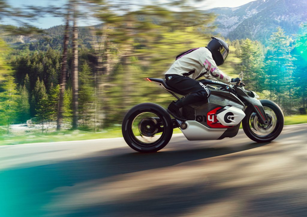 El jefe de BMW dice que no habrá motos eléctricas en 5 años
