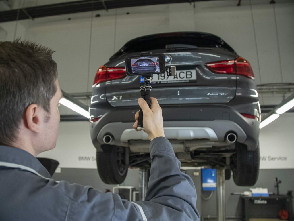 BMW Group Rumanía lanza el servicio de entrega y devolución de coches a distancia