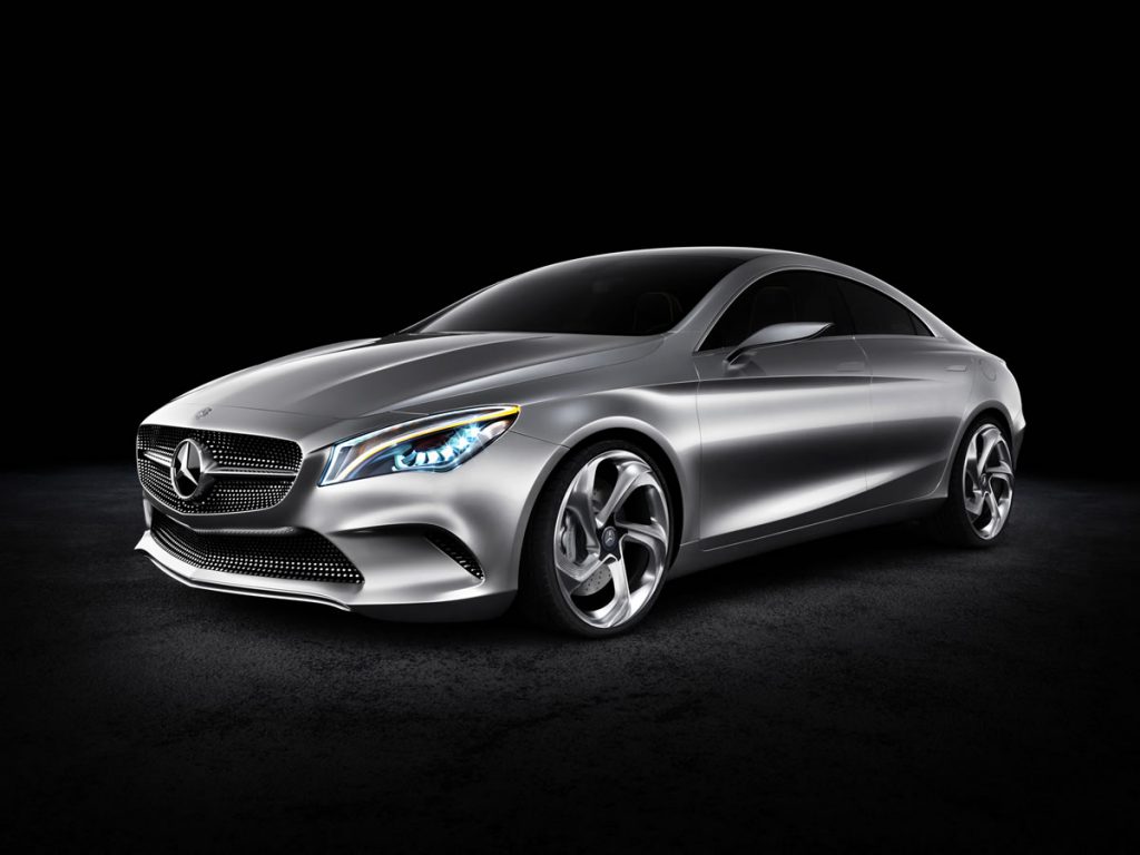 El Mercedes CLA apunta al segmento de los coupés compactos de cuatro puertas
