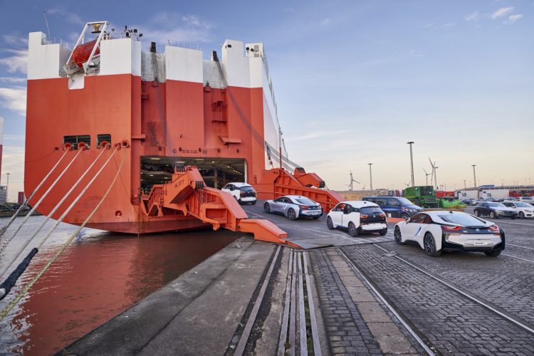 P90204294 highRes bmw i3 shipping 11 2 750x500