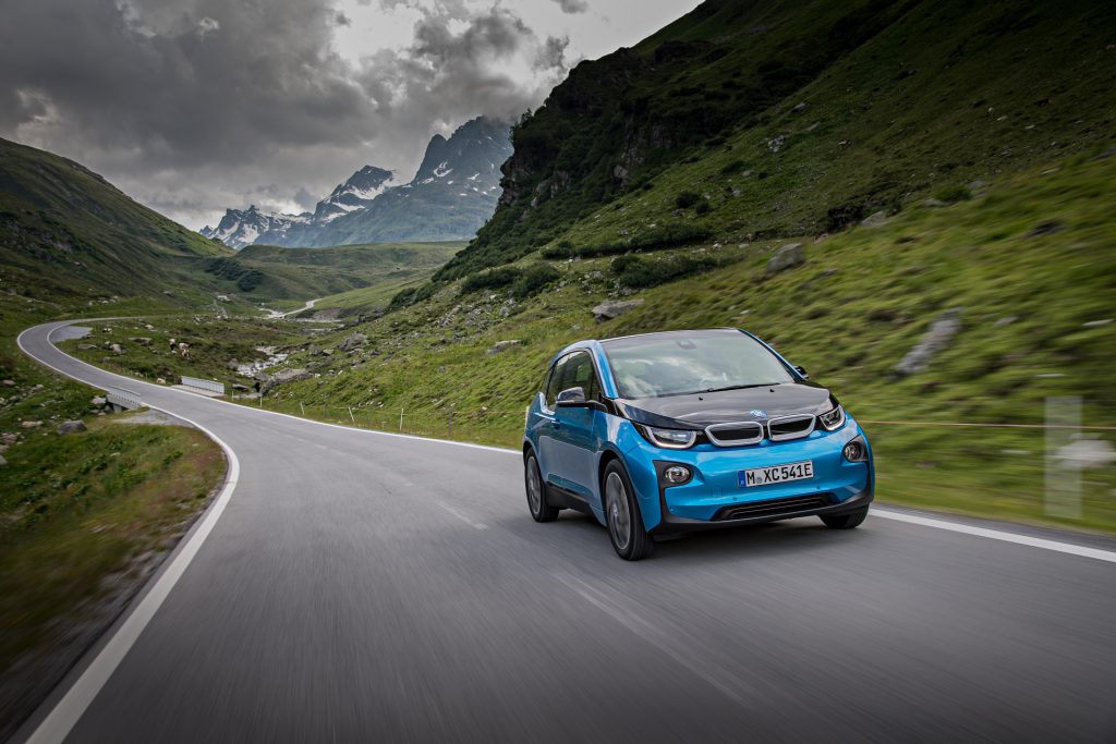 El jefe de trabajo de BMW quiere que salgan más coches eléctricos de Baviera
