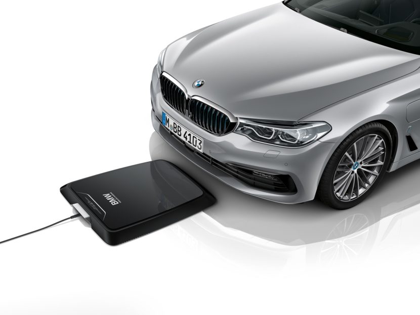 P90277538 highRes bmw wireless chargin 830x623