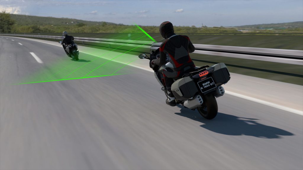BMW Motorrad presenta el control de crucero activo