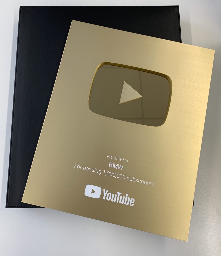 BMW recibe el premio Botón de Oro de YouTube al alcanzar el millón de suscriptores