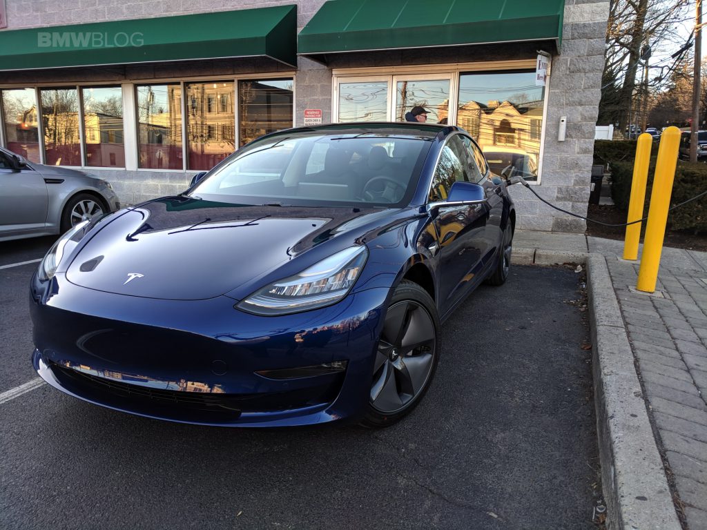 Nick Murray conduce el Tesla Model 3