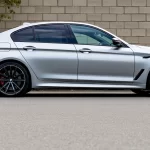 BMW M5 G90 con HRE Wheels: Estilo y rendimiento bajo