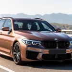 BMW M5 Touring Sepia Brown Metallic destaca en Legends of the Autobahn 2025